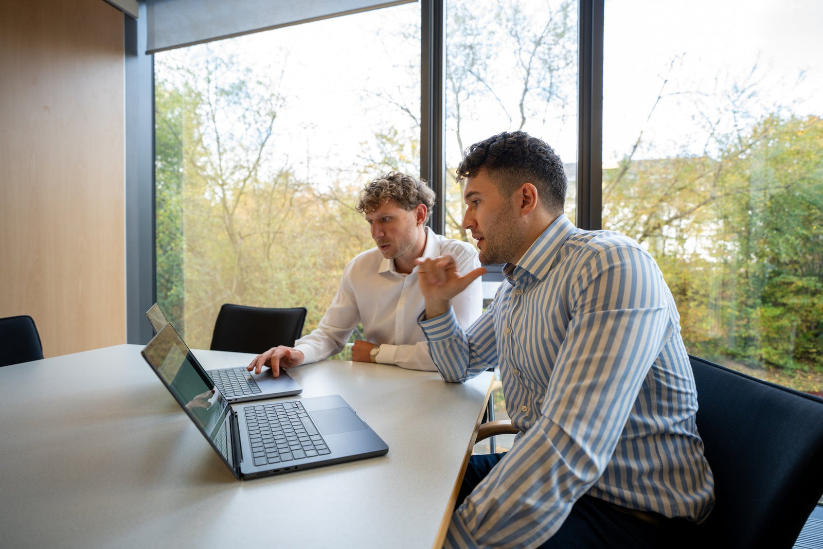 RStudio vs. R: Unterschiede, Vorteile und Einsatz in der Statistik