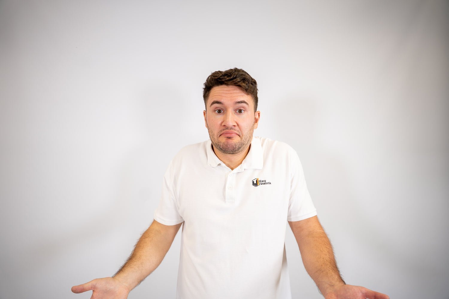 SPSS oder R? Welches Statistik-Programm ist besser für Studierende und Forschende? - Easy Statistik GmbH